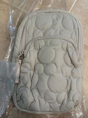 NWT-Vera Bradley Disney Featherweight Lorman Sling Backpack Pumice Stone